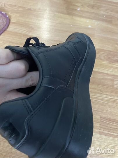 Продам кроссовки