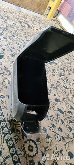 Подлокотник