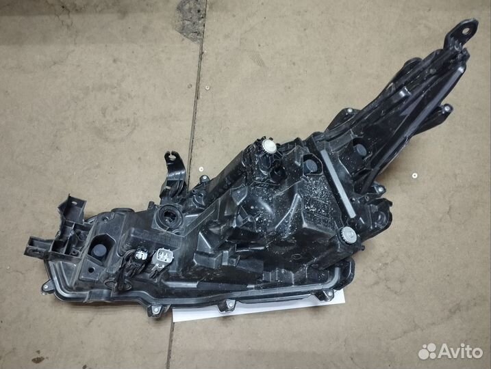 Фара правая Toyota Corolla