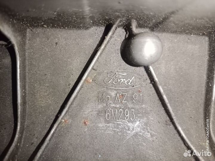 Клапанная крышка Ford Focus 1.6