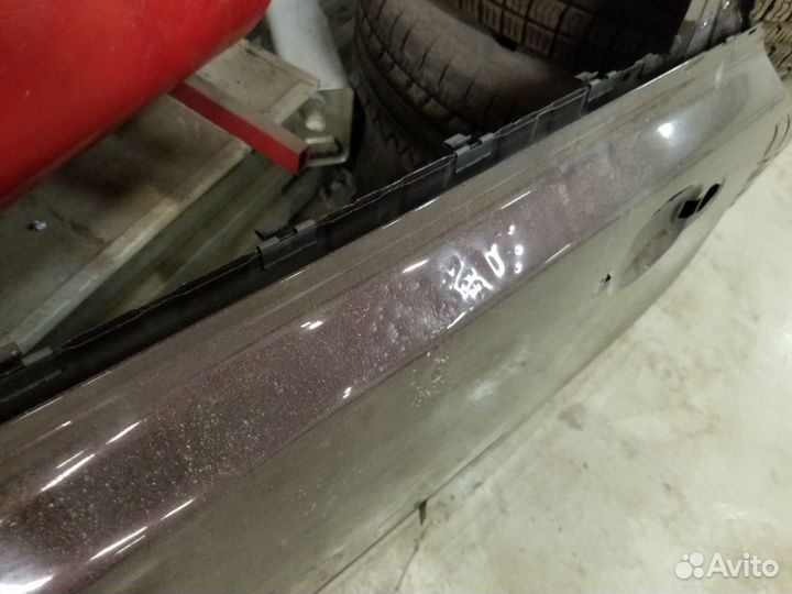 Задняя левая дверь volvo s 40