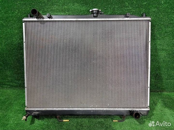 Радиатор охлаждения двигателя Mitsubishi Pajero 3