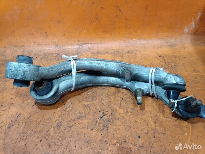 Рычаг на Nissan Skyline CPV35 VQ35DE