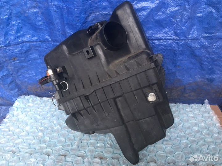 Корпус воздушного фильтра Toyota Sienna XL10