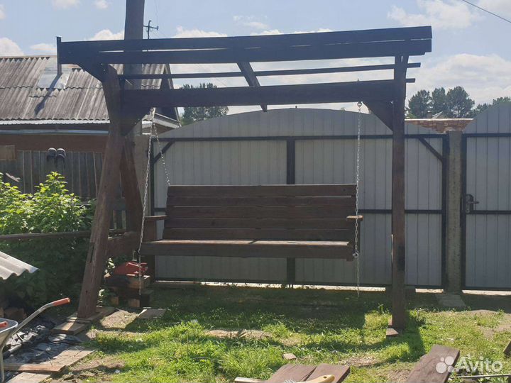 Садовые качели из дерева