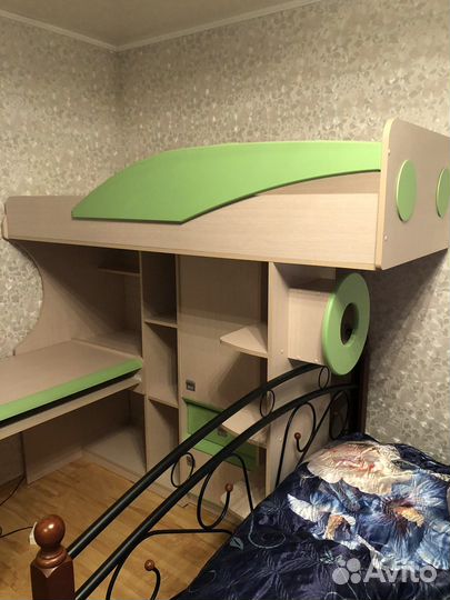 Детская кровать чердак со столом
