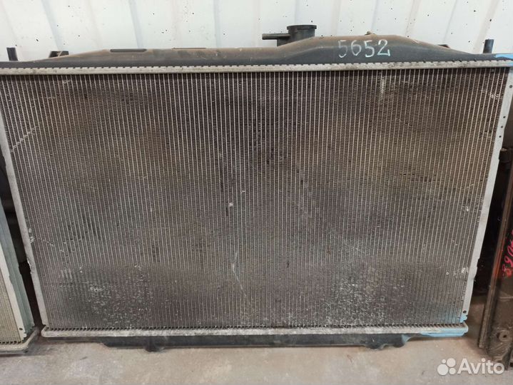 Радиатор охлаждения Honda Legend KB1