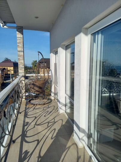 Дом 197 м² на участке 3 сот.