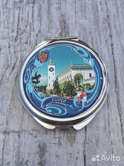 Складное карманное зеркальце Сочи