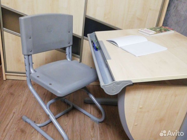 Комплект. Растущая парта + растущий стул+ полка