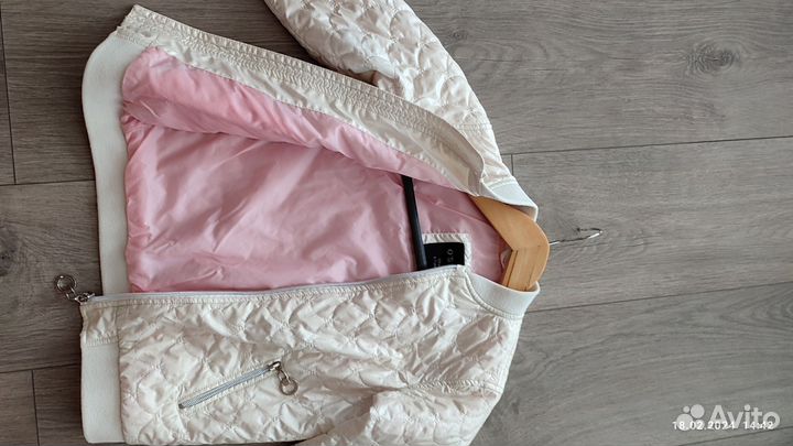 Бомбер на девочку