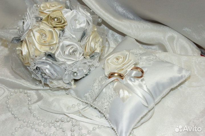 Букет невесты и подушечка для колец