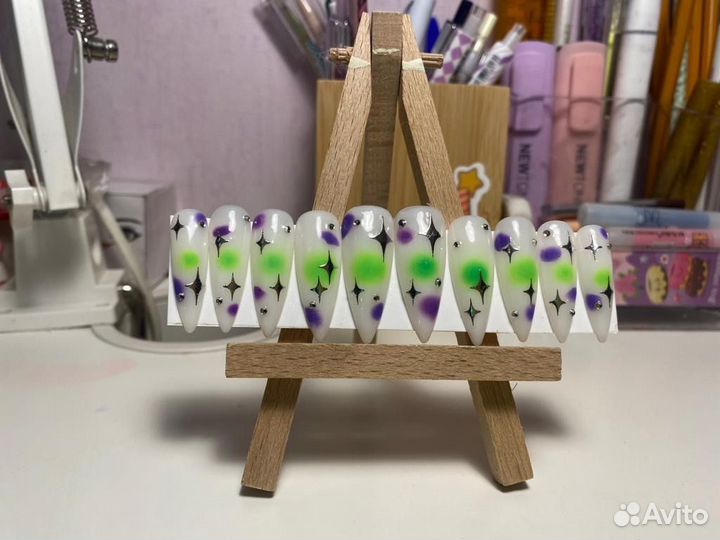 Накладные ногти с дизайном