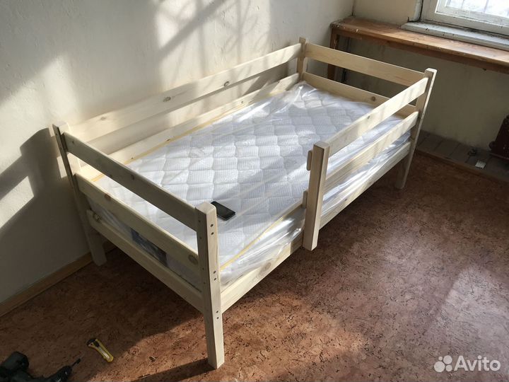 Детские кровати из массива сосны новые