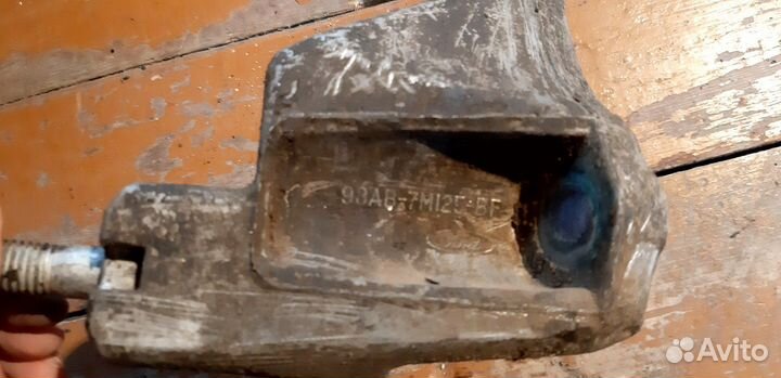 Кронштейн АКПП Ford Focus