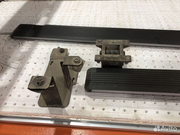 Пороги на Staria выдвижные