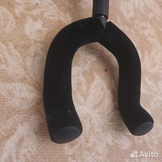 Держатель настенный для музыкального инструмента