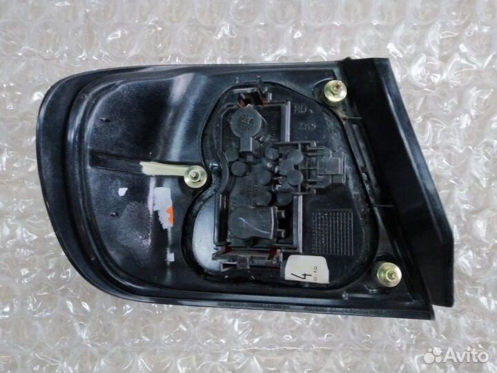 Фонарь внешний задний правый Nissan Primera P11
