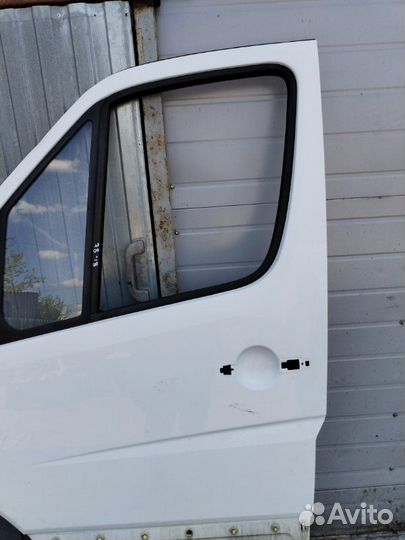 Дверь передняя левая Mercedes Sprinter 906 OM651