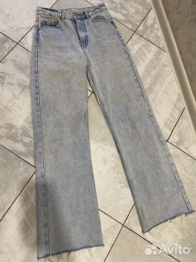 Джинсы разные