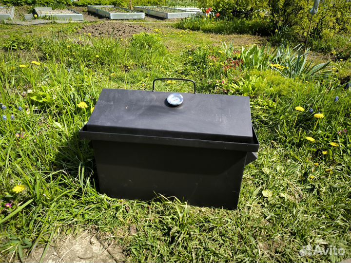 Коптильня горячего копчения с гидрозатвором