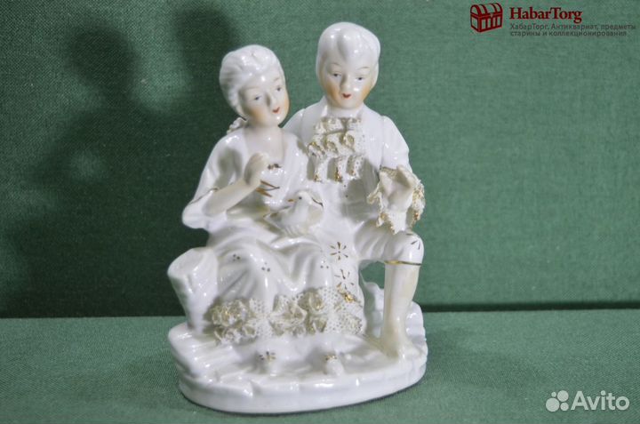 Статуэтка, фигурка фарфоровая 