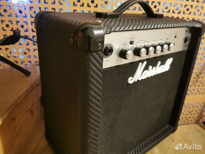 Marshall mg15cf Комбик Комбоусилитель
