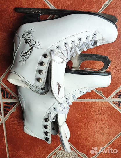 Коньки фигурные женские 38 размер