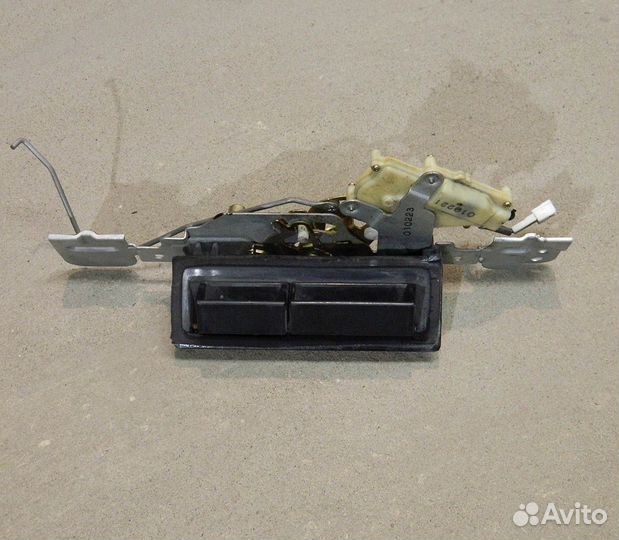 Ручка двери багажника Ford Escape II