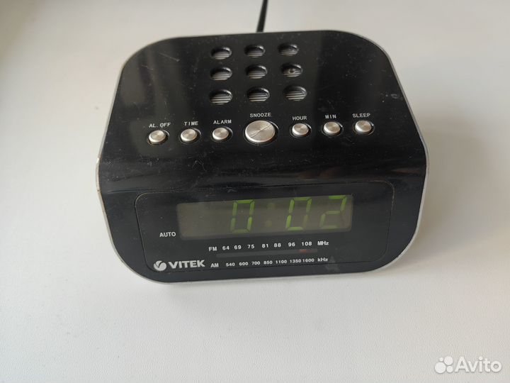 Часы будильник с радио Vitek VT-6601