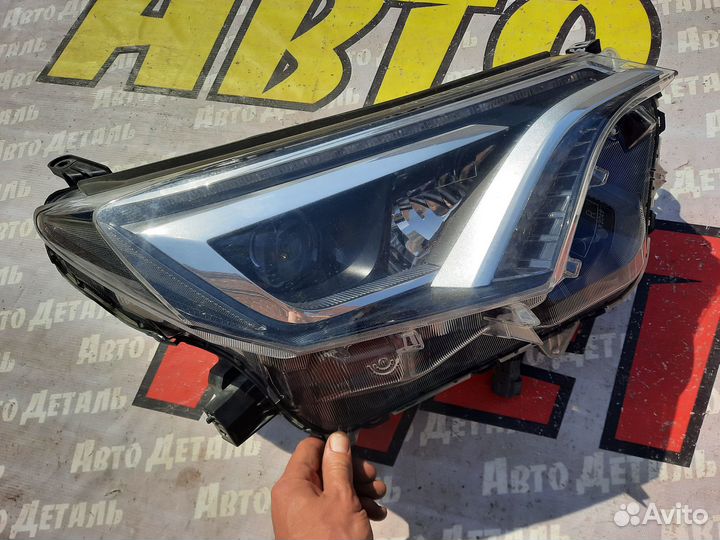 Фара правая Toyota Rav 4 Тойота Рав 4 2015-2018