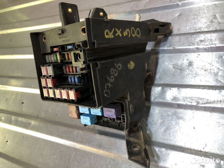 Монтажный блок предохранителей Lexus RX2-300