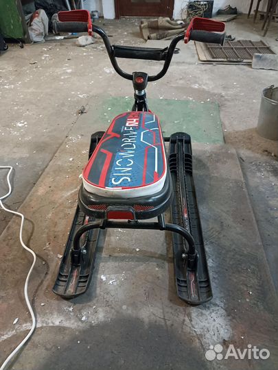 Детский снегокат новый