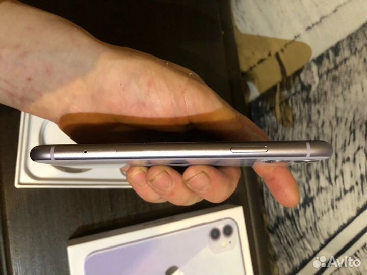 iPhone 11, 64 ГБ