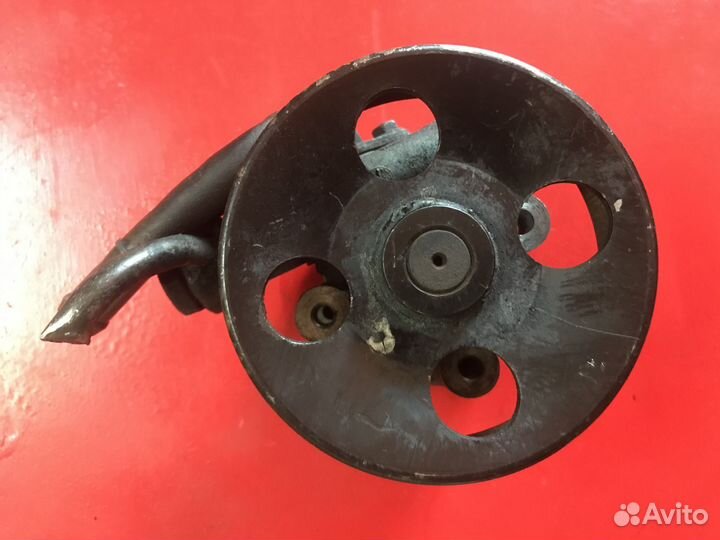 Насос гура Kia Carens хетчбэк D4EA 2002-2006