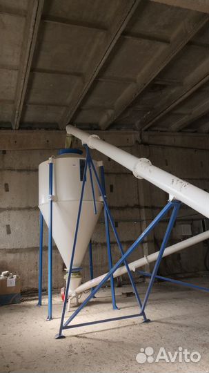 Бункер для зерна/комбикорма бпн-1,5