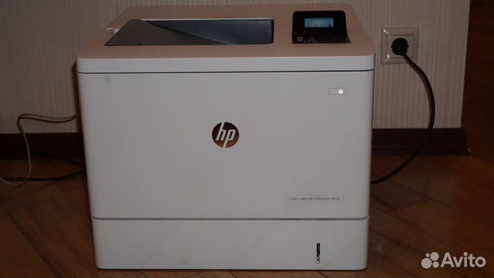 Цветной лазерный принтер HP553
