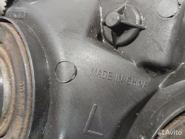 Фара левая Toyota Land Cruiser (J100) 81050-60040