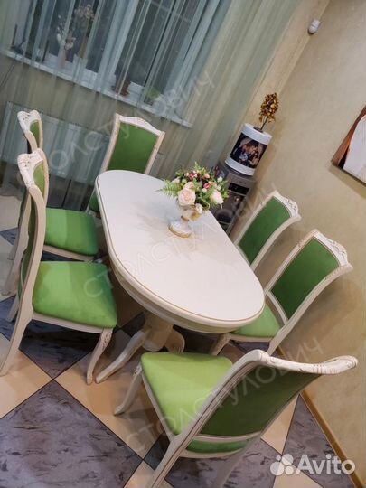 Столы и стулья