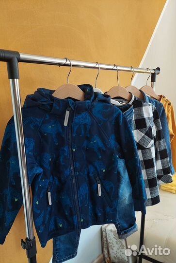 Пакет одежды-куртка, джинсы, рабашки для мальчика