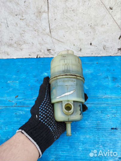 Бачок гидроусилителя для Mitsubishi L200