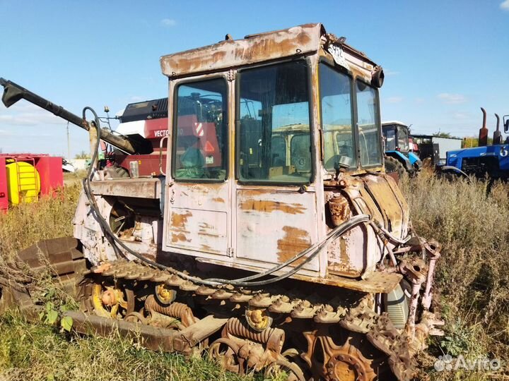 Трактор, 1990