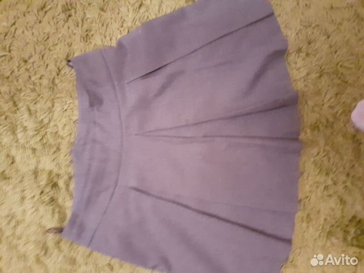 Школьная форма(сарафан и две серых юбки)