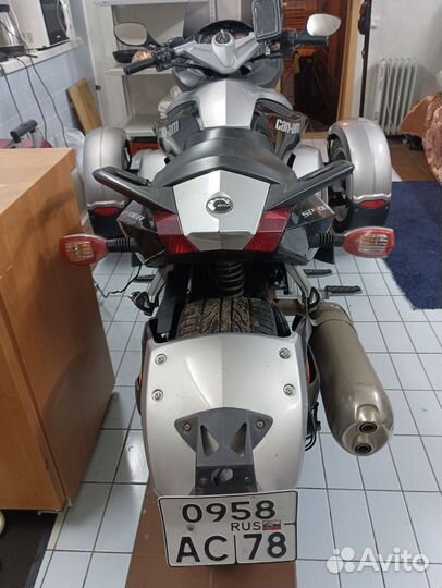 Can-am BRP spyder