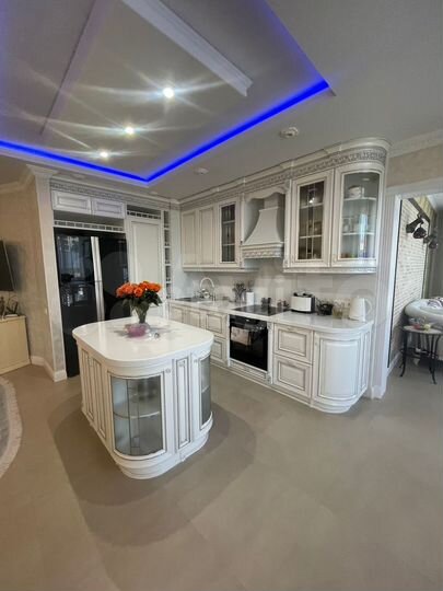 3-к. квартира, 140 м², 4/16 эт.