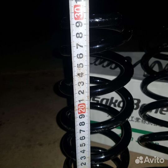 Задние пружины Тойота Авенсис (Калдина)