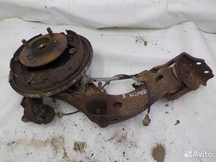 Кулак поворотный nissan wingroad задний правый