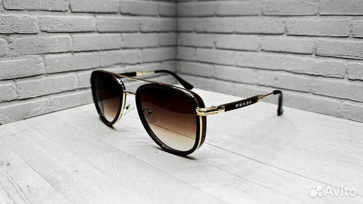 Солнцезащитные очки Prada LUX