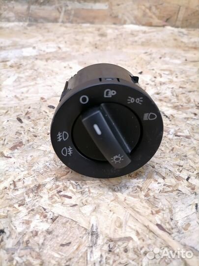 Переключатель света фар Volkswagen Touareg 7L