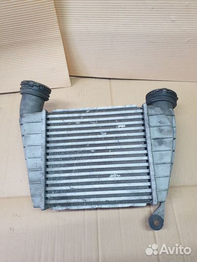 Радиатор интеркулера Volkswagen Phaeton 2005г